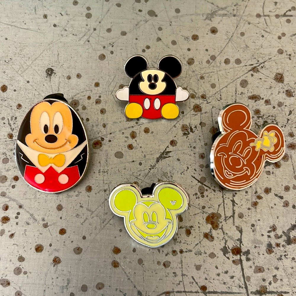 Set of 4 Disney Mickey Mouse pins